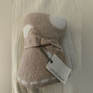 Neutral Barefoot Dreams baby blanket NWT